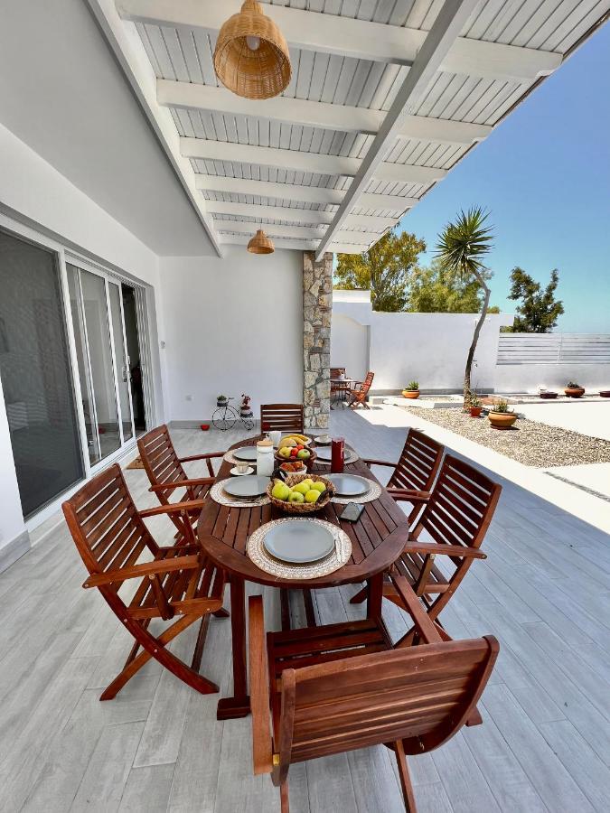 Vila Vaso Front *